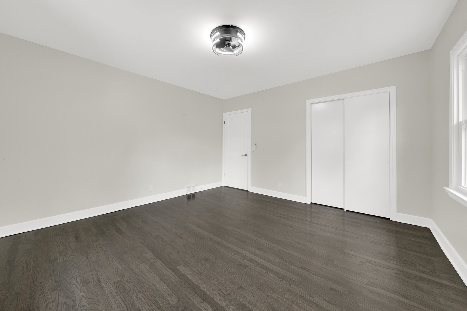 122 West Tower Road Barrington, IL 60010 - Photo 11 of 36 Gallery Image 11