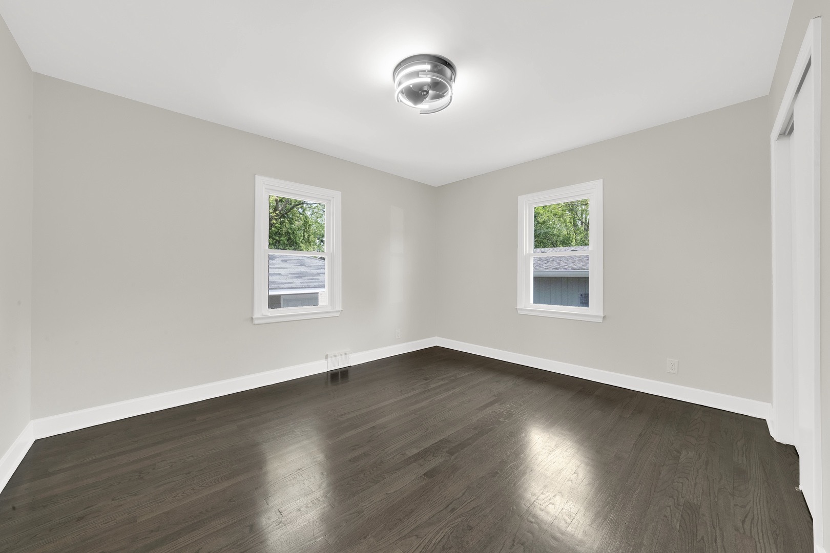 122 West Tower Road Barrington, IL 60010 - Photo 12 of 36 Gallery Image 12