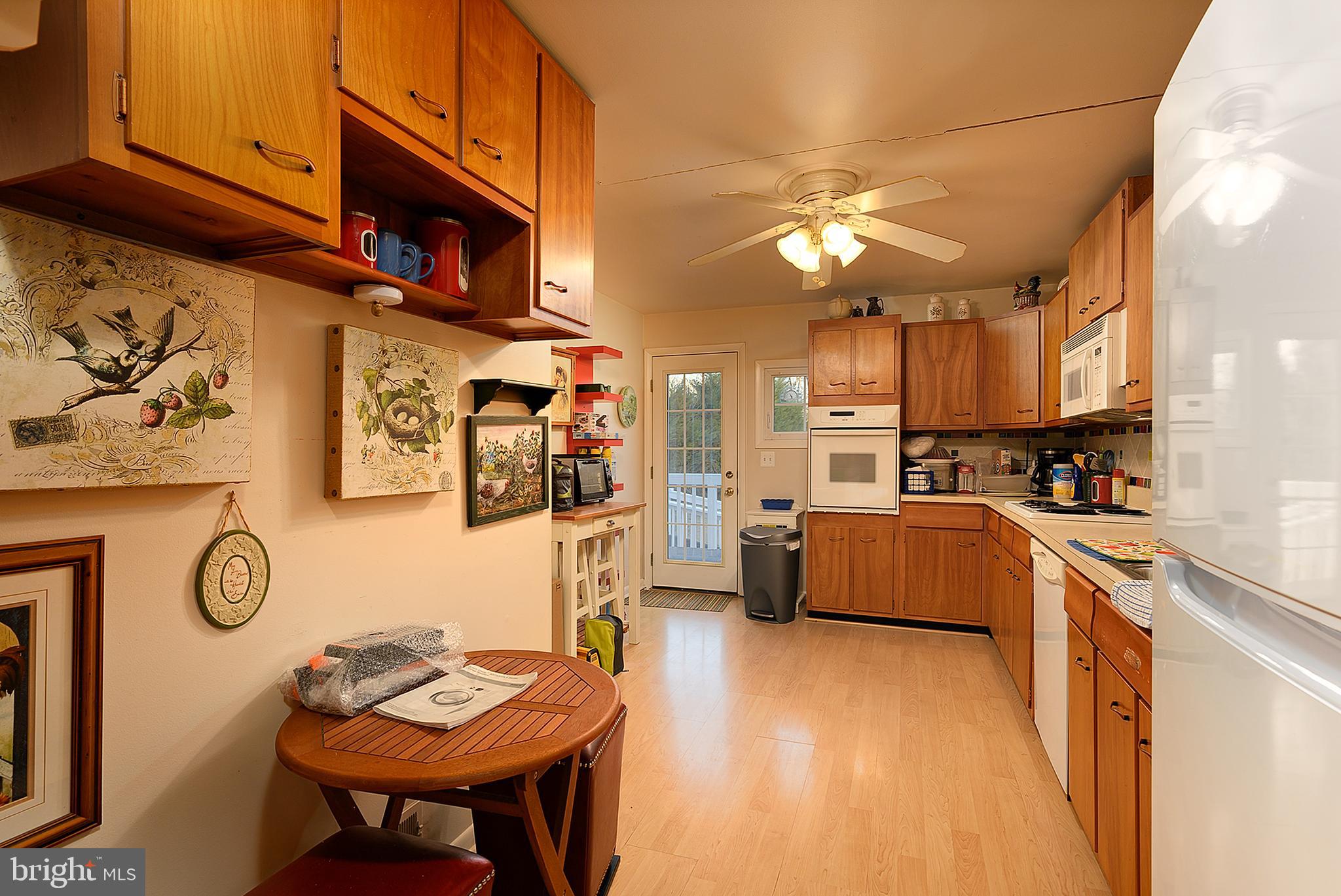 6905 Highbridge Road Bowie, MD 20720 - Photo 10 of 37 Kitchen (alt view)