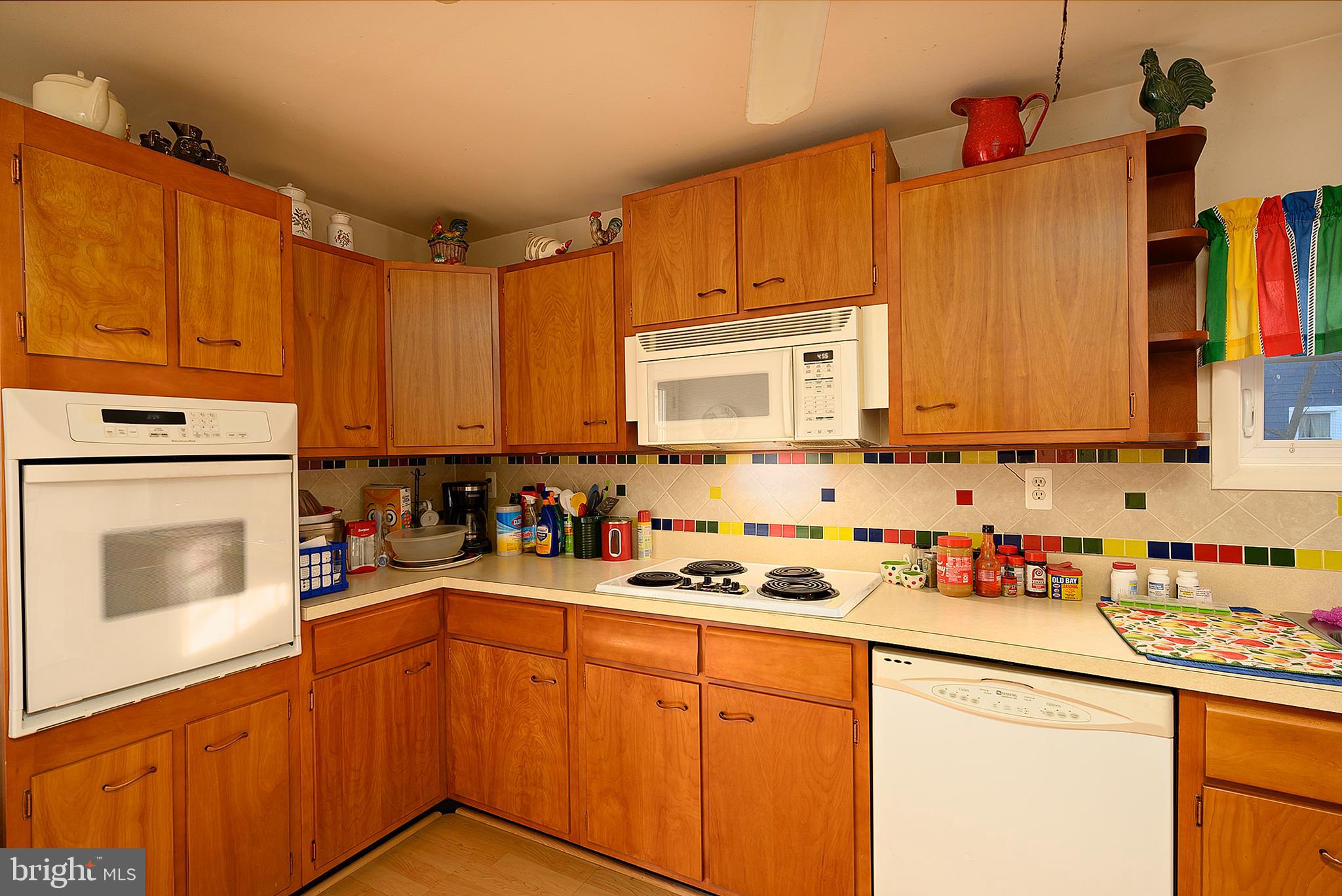6905 Highbridge Road Bowie, MD 20720 - Photo 11 of 37 Kitchen (alt view)