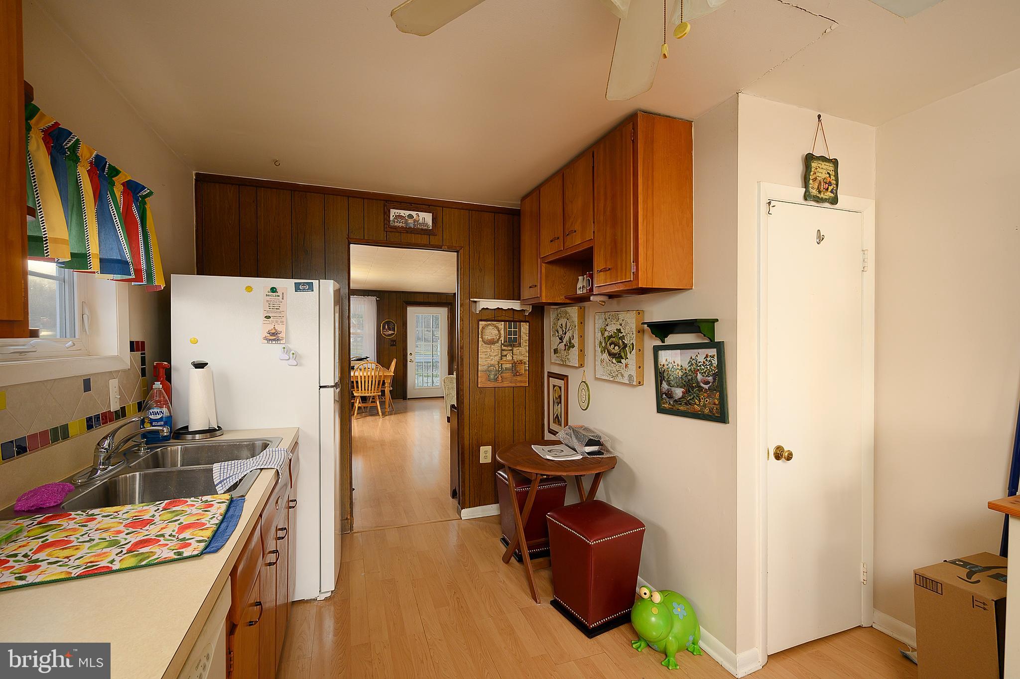 6905 Highbridge Road Bowie, MD 20720 - Photo 12 of 37 Kitchen (alt view)