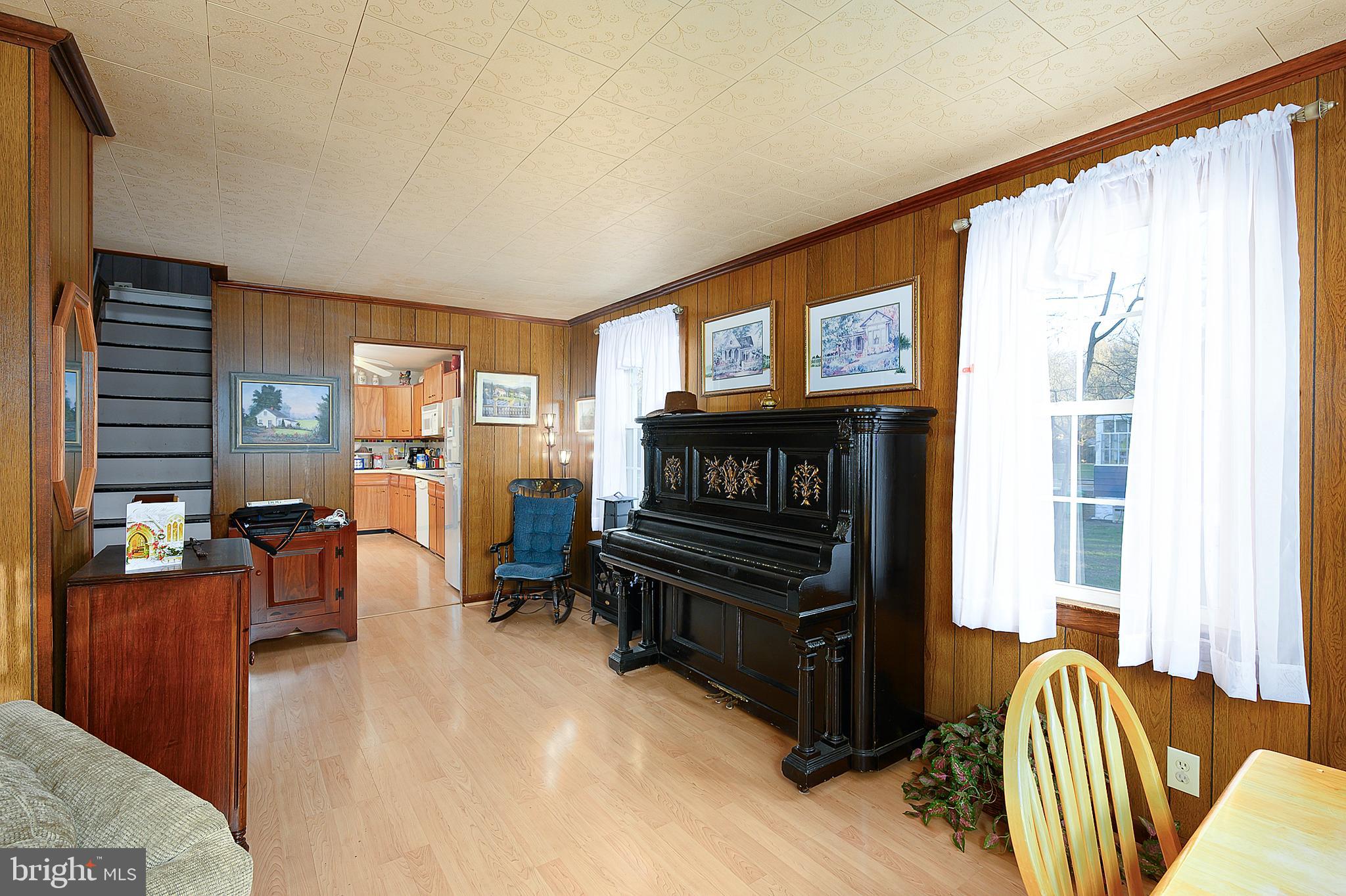 6905 Highbridge Road Bowie, MD 20720 - Photo 6 of 37 Foyer View to Sitting Area