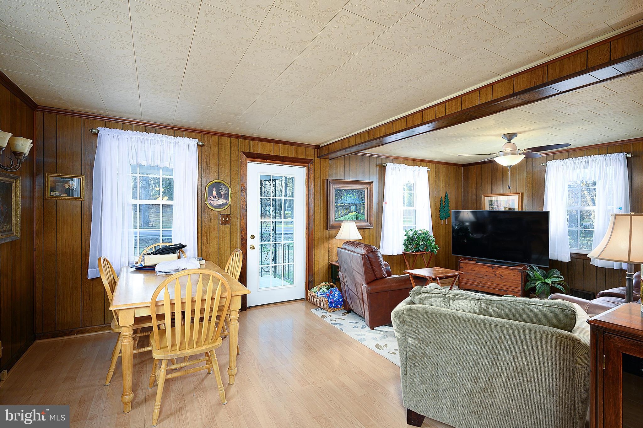 6905 Highbridge Road Bowie, MD 20720 - Photo 8 of 37 Dining Living Room
