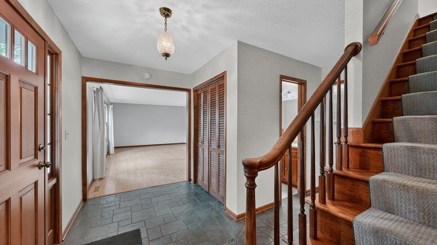 827 Sierra Lane Northeast Rochester, MN 55906 - Photo 4 of 56 Gallery Image 4