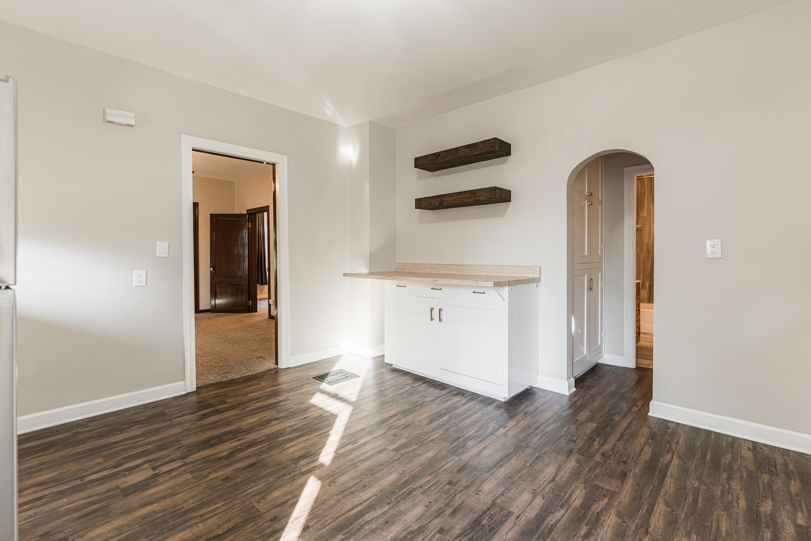 113 Elm Street, Unit B Elgin, IL 60123 - Photo 11 of 22