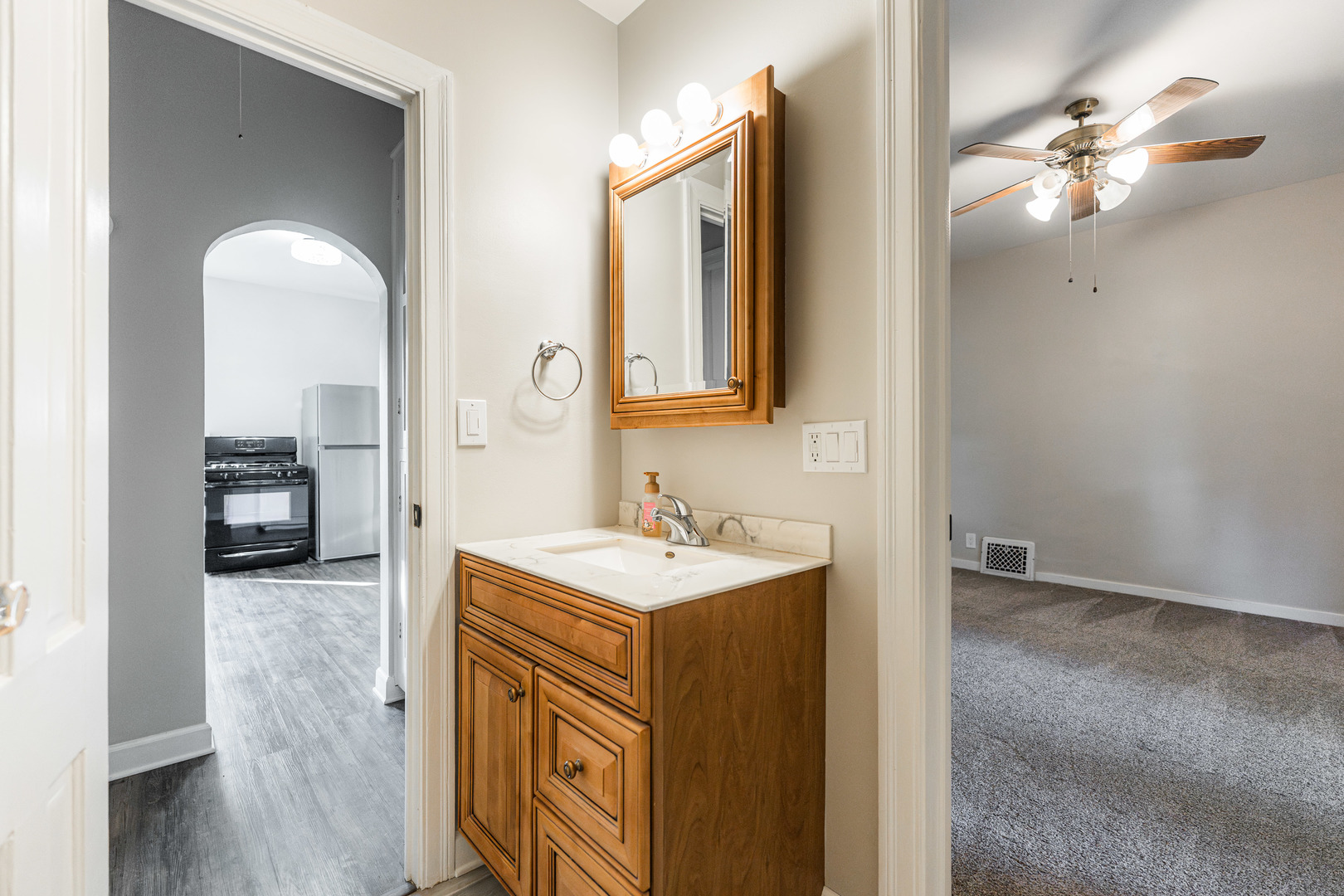 113 Elm Street, Unit B Elgin, IL 60123 - Photo 19 of 22