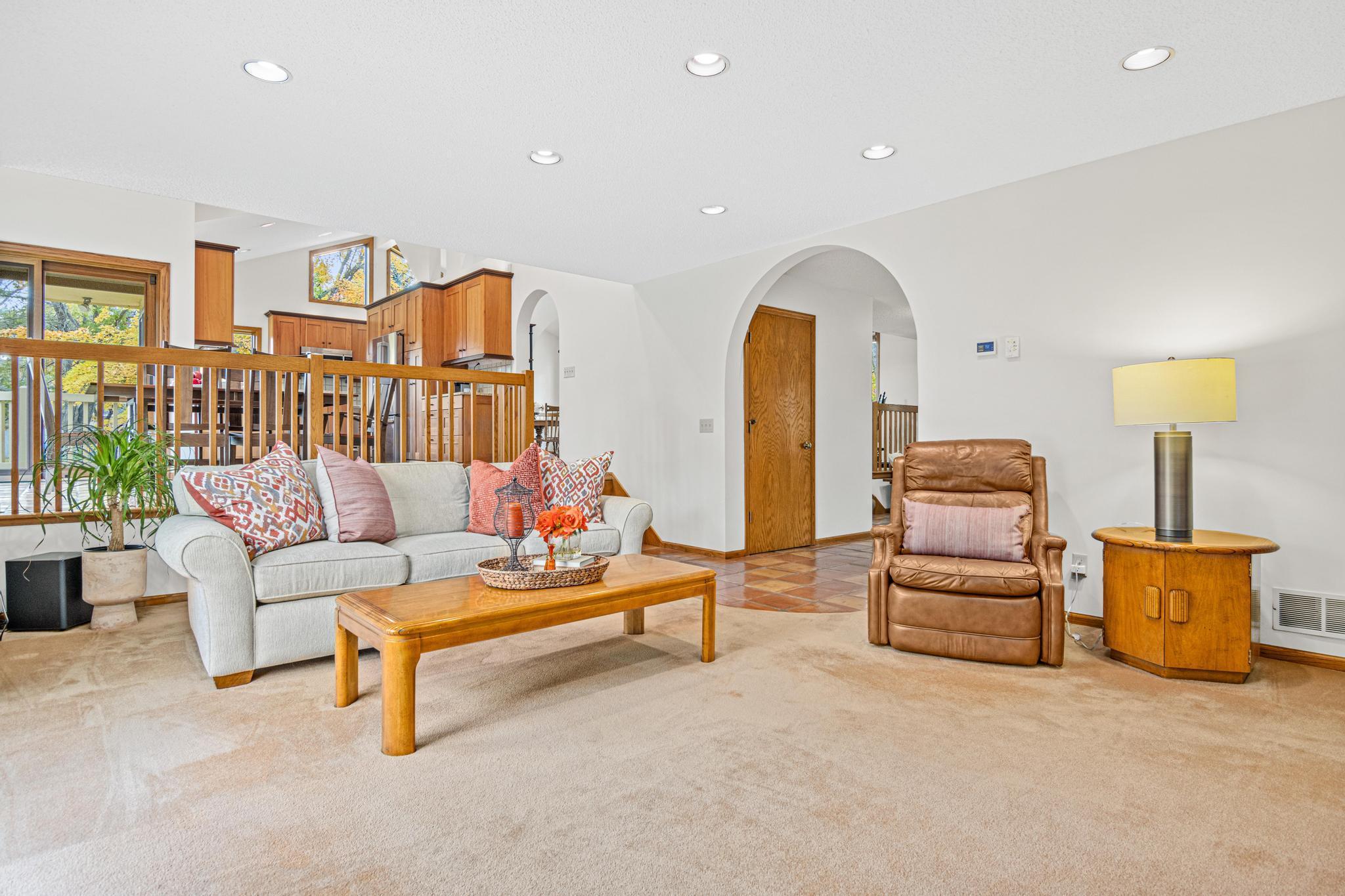 4 Raven Road North Oaks, MN 55127 - Photo 3 of 39 Gallery Image 3