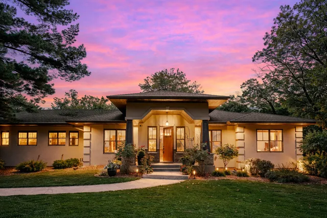 $2,995,000 | 19900 Cottagewood Road, Deephaven, MN 55331