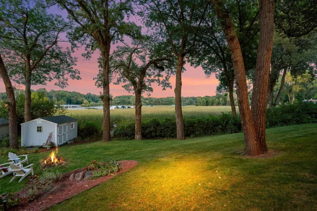 $2,995,000 | 19900 Cottagewood Road, Deephaven, MN 55331