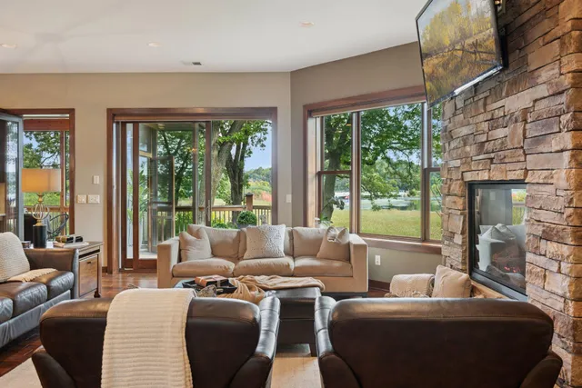 $2,995,000 | 19900 Cottagewood Road, Deephaven, MN 55331