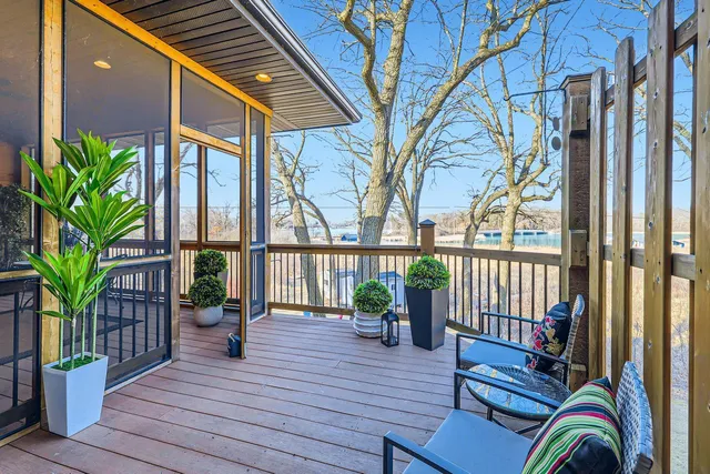 $2,995,000 | 19900 Cottagewood Road, Deephaven, MN 55331