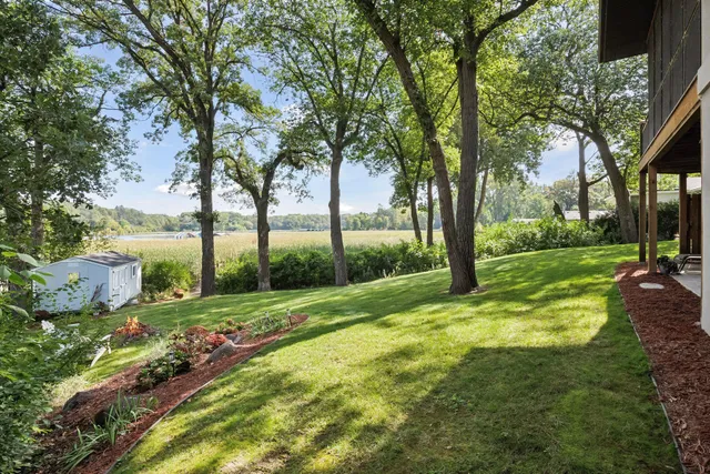 $2,995,000 | 19900 Cottagewood Road, Deephaven, MN 55331