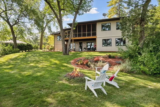 $2,995,000 | 19900 Cottagewood Road, Deephaven, MN 55331
