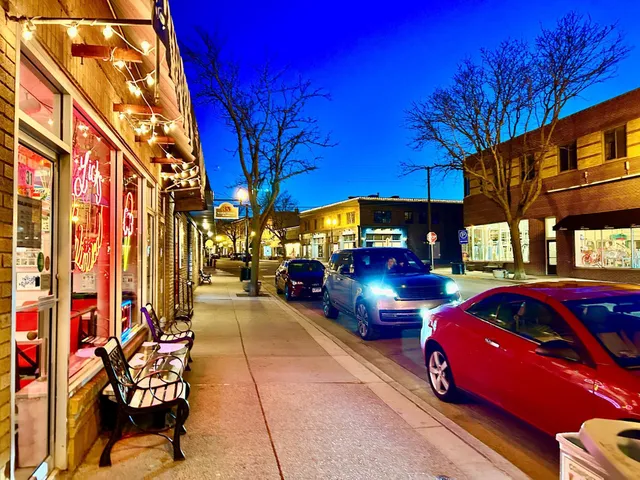 $2,995,000 | 19900 Cottagewood Road, Deephaven, MN 55331