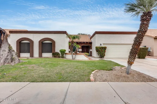 $694,999 | 1042 West Newport Beach Drive, Gilbert, AZ 85233