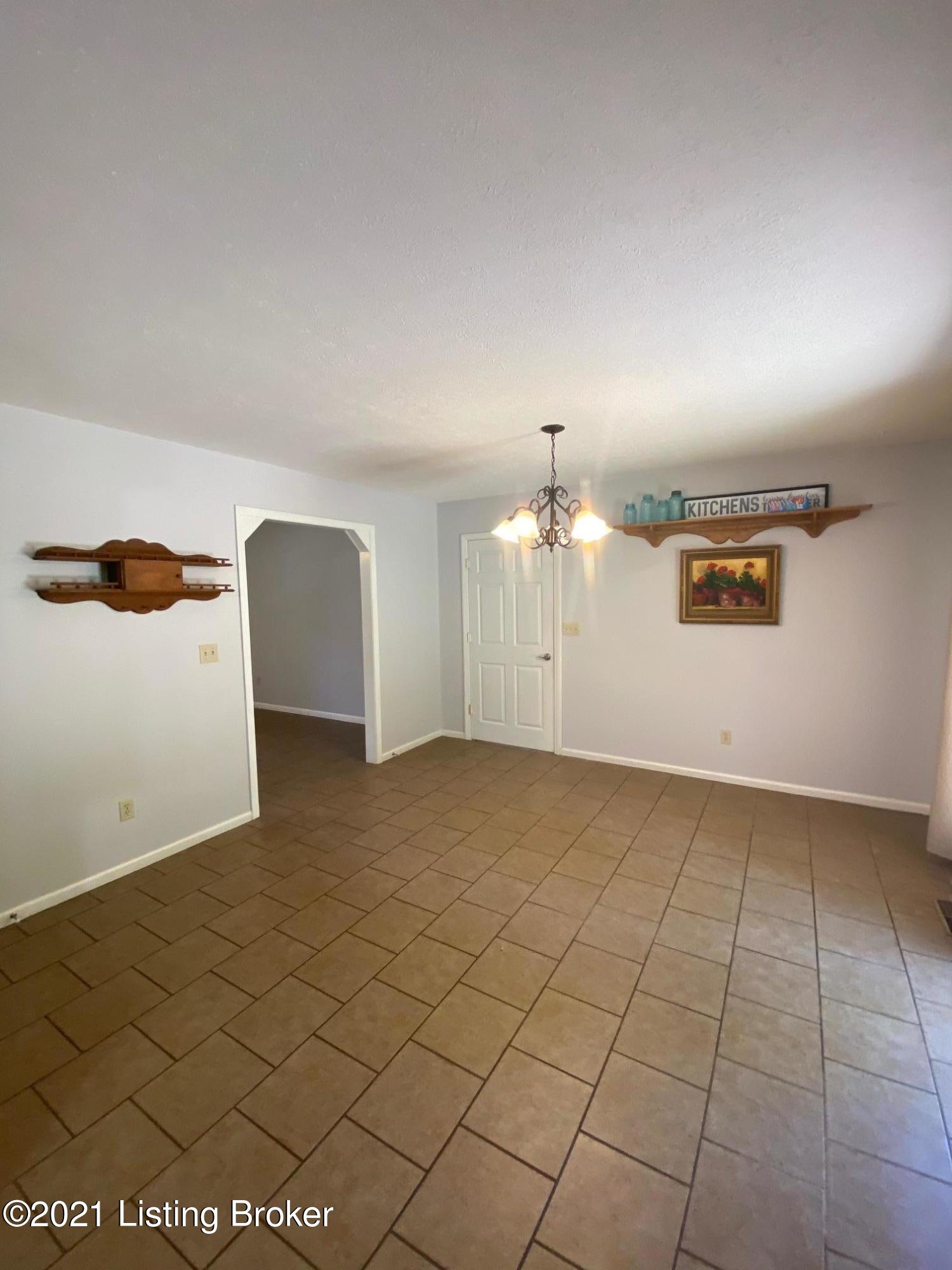 425 Tucker Road Vine Grove, KY 40175 - Photo 24 of 42 IMG_5812