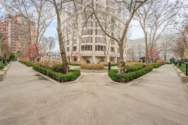 $339,000 | 3475 Oak Valley Road Northeast, Unit 930, Atlanta, GA 30326