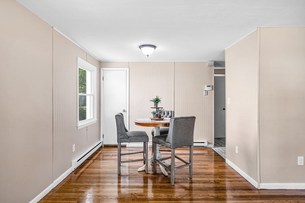 99 Lakevilla Avenue Springfield, MA 01109 - Photo 10 of 34