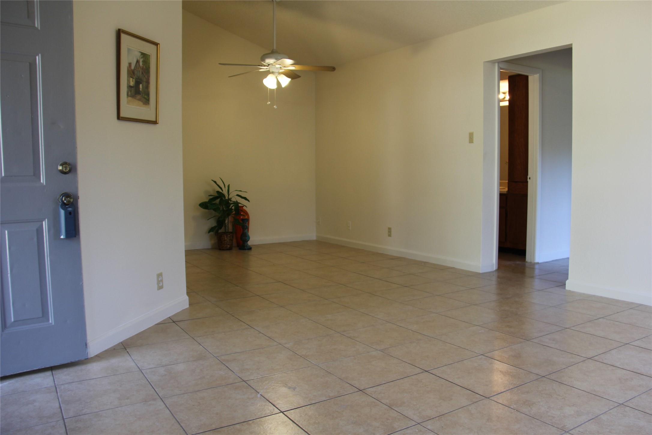 11611 Rustic Rock Drive, Unit B Austin, TX 78750 - Photo 4 of 25 a view of a livingroom and entryway