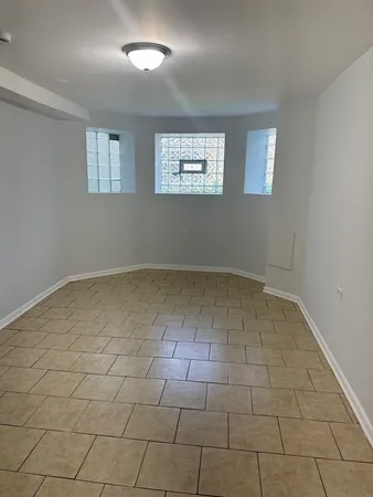 $2,500 | 6344 South Eberhart Avenue, Unit 1, Chicago, IL 60637