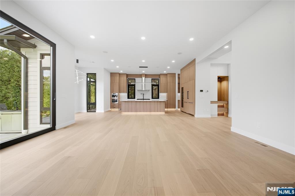 295 Schraalenburgh Road Haworth, NJ 07641 - Photo 3 of 37 Gallery Image 3