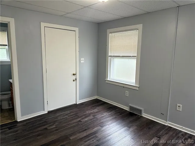 $1,300 | 226 East Maple Street, Unit 1, Jeffersonville, IN 47130