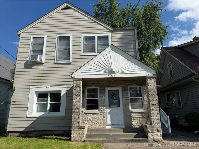 $1,300 | 226 East Maple Street, Unit 1, Jeffersonville, IN 47130