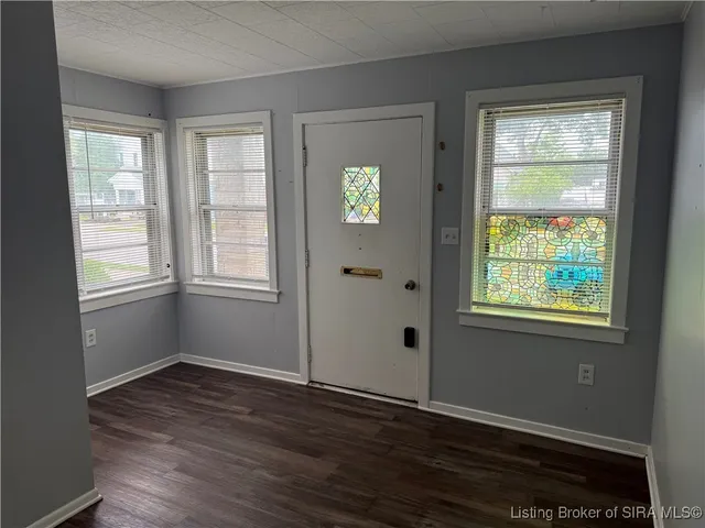 $1,300 | 226 East Maple Street, Unit 1, Jeffersonville, IN 47130