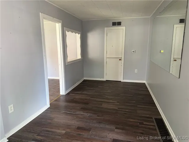 $1,300 | 226 East Maple Street, Unit 1, Jeffersonville, IN 47130