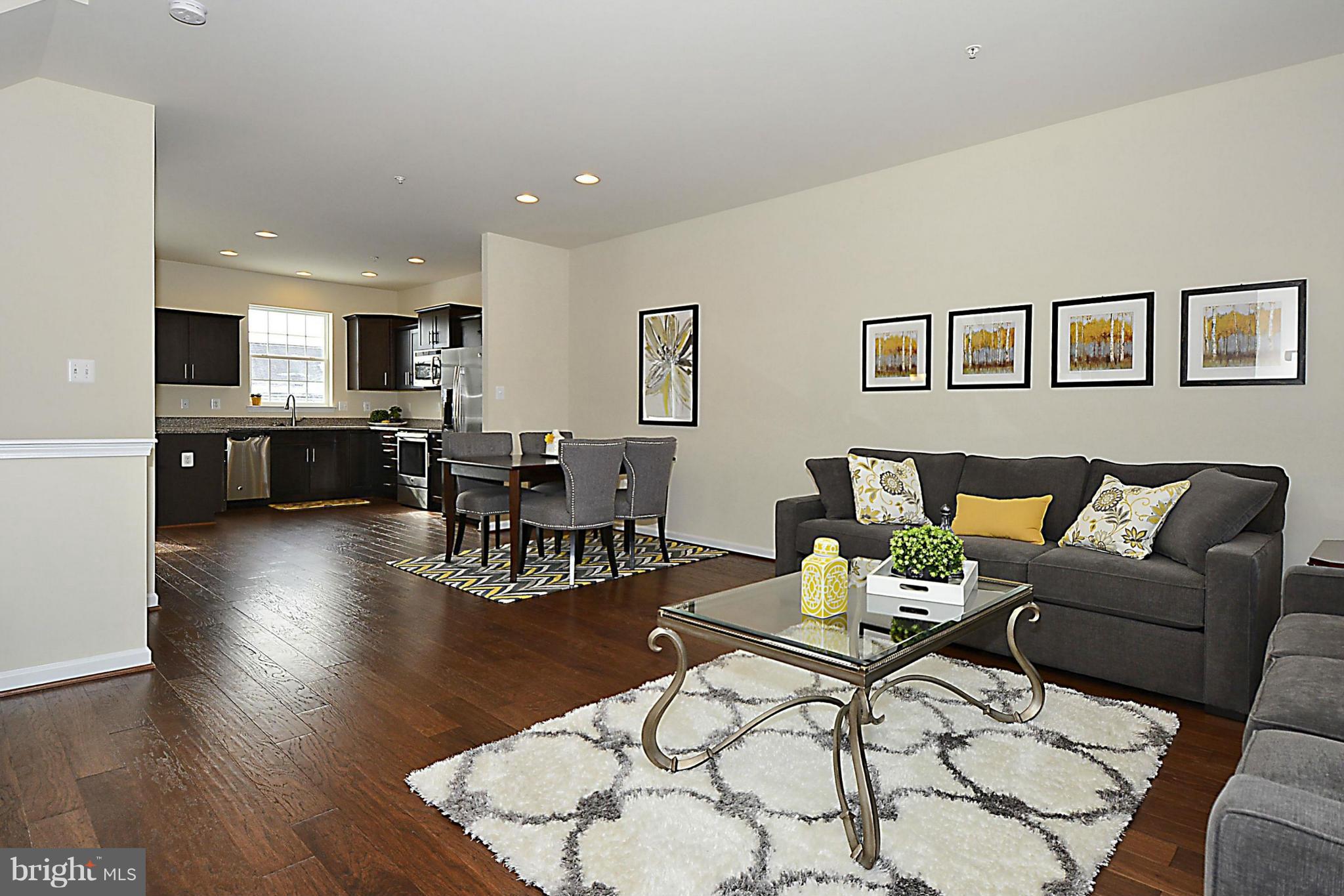 9389 Washington Avenue Laurel, MD 20723 - Photo 8 of 21 Living Room
