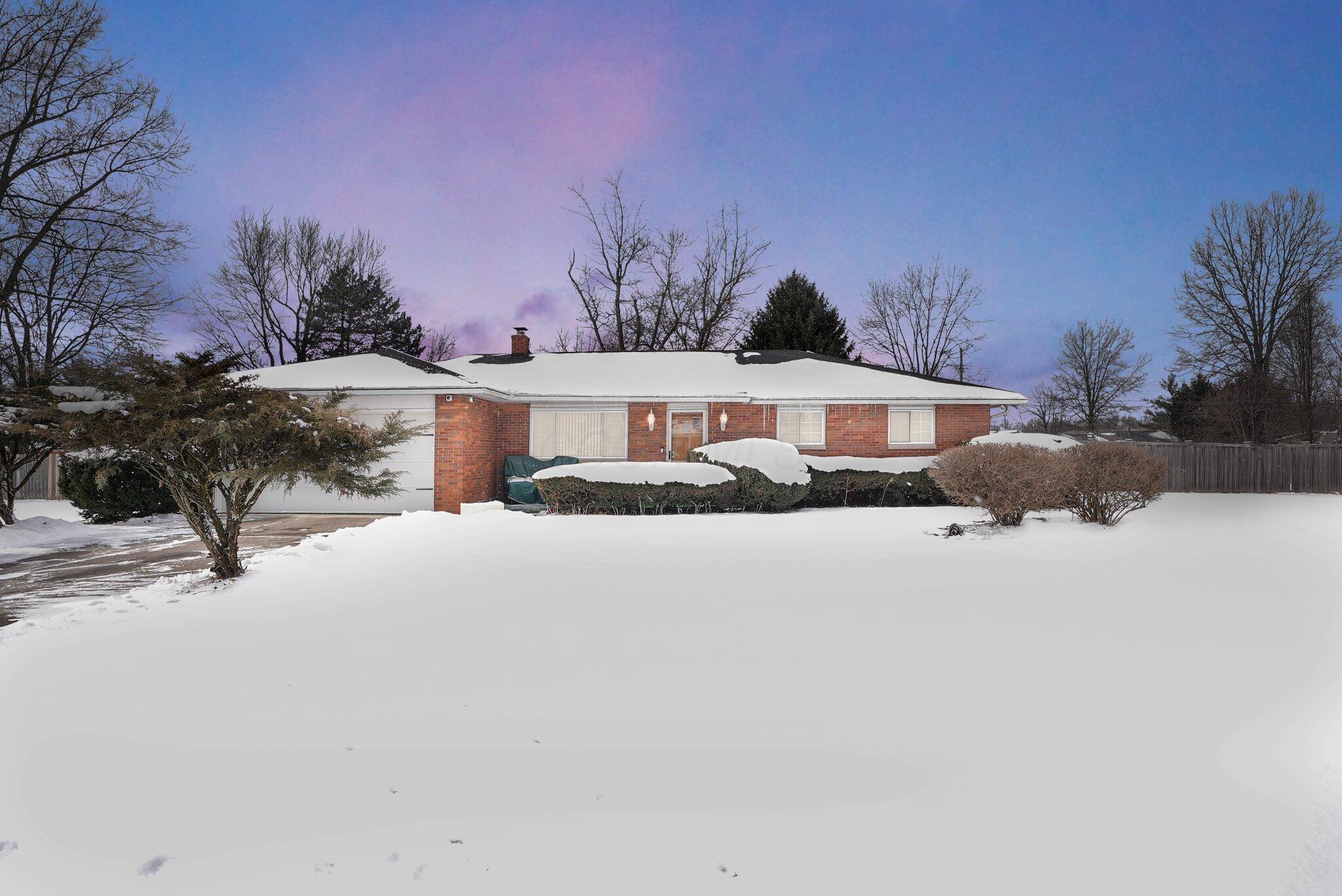 116 South Summit Ridge Drive Southwest Reynoldsburg, OH 43068 - Photo 1 of 32 Twilight