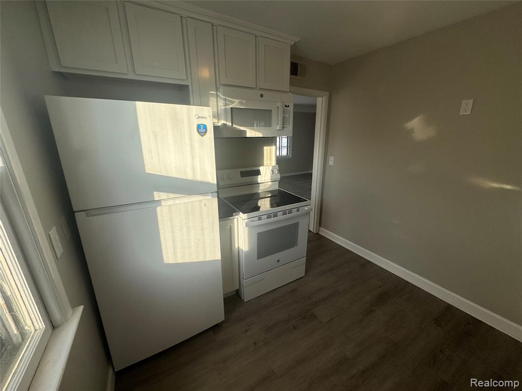 25118 Rosenbusch Boulevard Warren, MI 48089 - Photo 10 of 20 Gallery Image 10