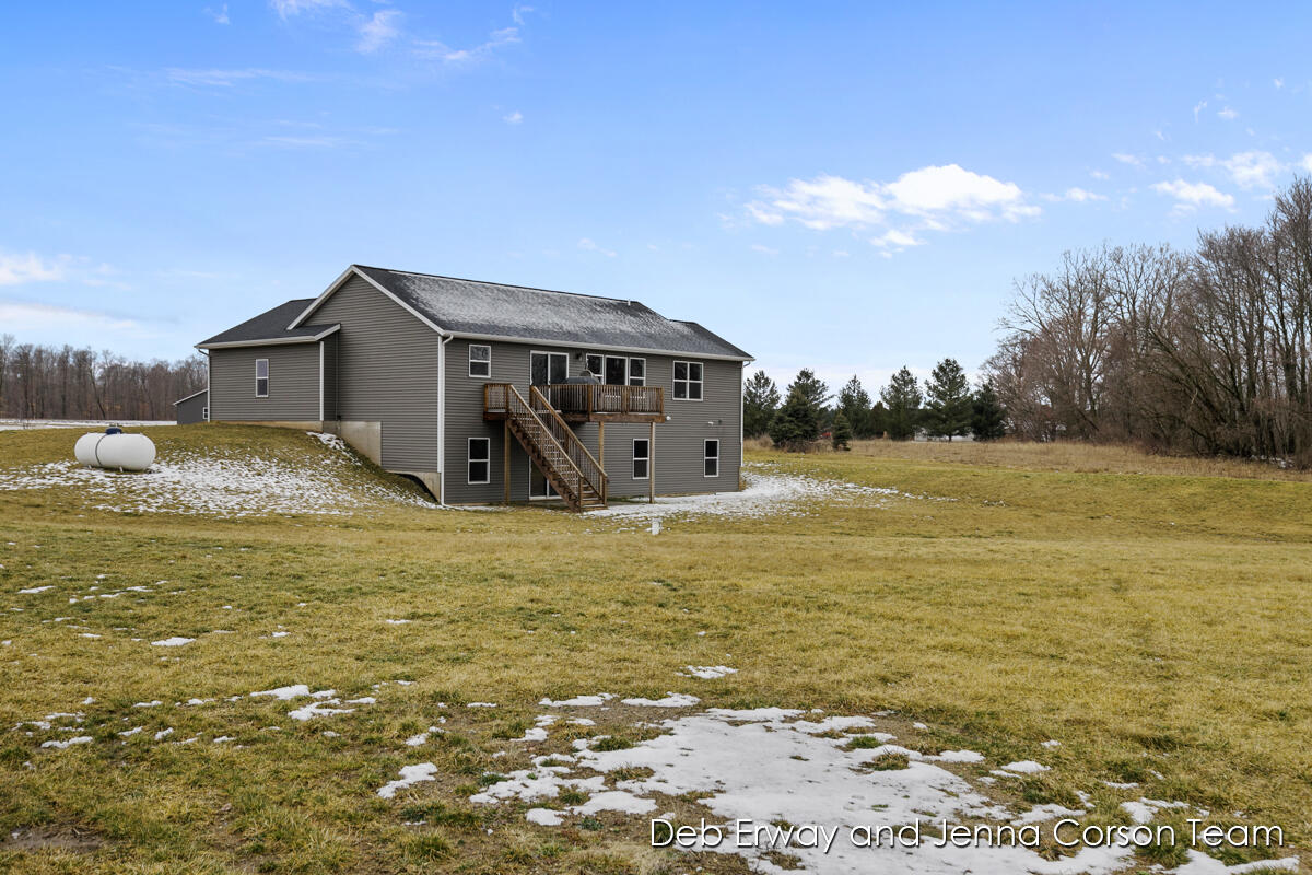 1216 Old Barn Road Freeport, MI 49325 - Photo 20 of 29 IMG_1019