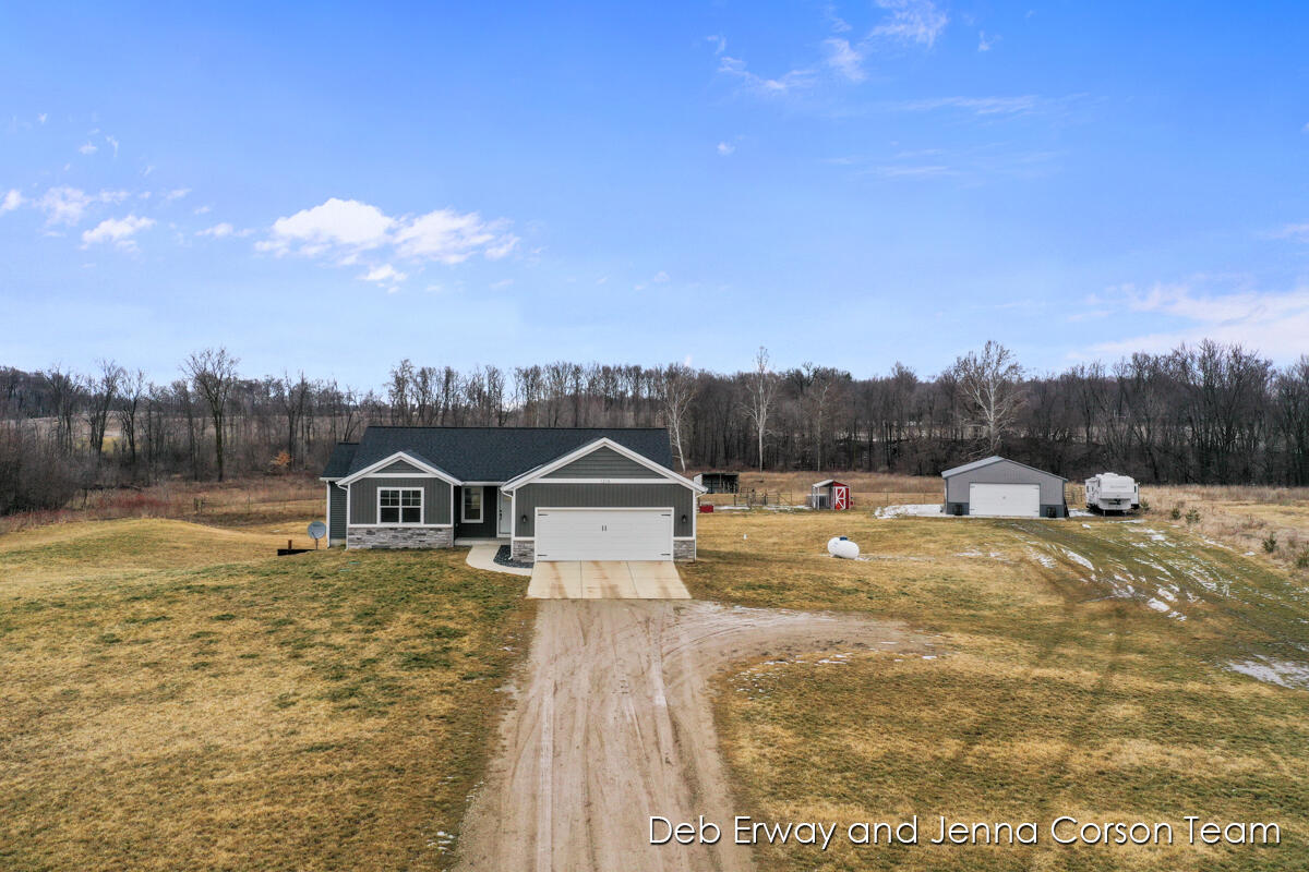 1216 Old Barn Road Freeport, MI 49325 - Photo 21 of 29 IMG_1020