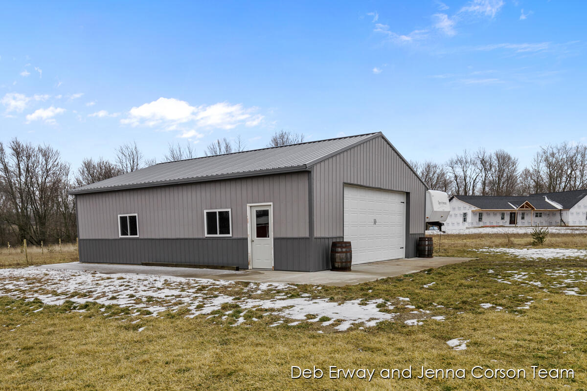 1216 Old Barn Road Freeport, MI 49325 - Photo 3 of 29 IMG_1018