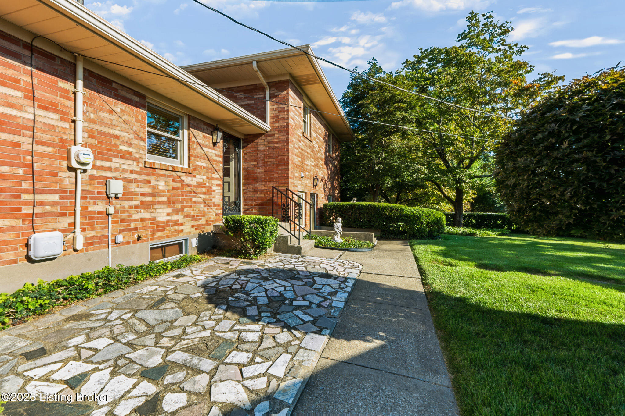 2022 Janlyn Road Louisville, KY 40299 - Photo 31 of 41 A7408535-HDR