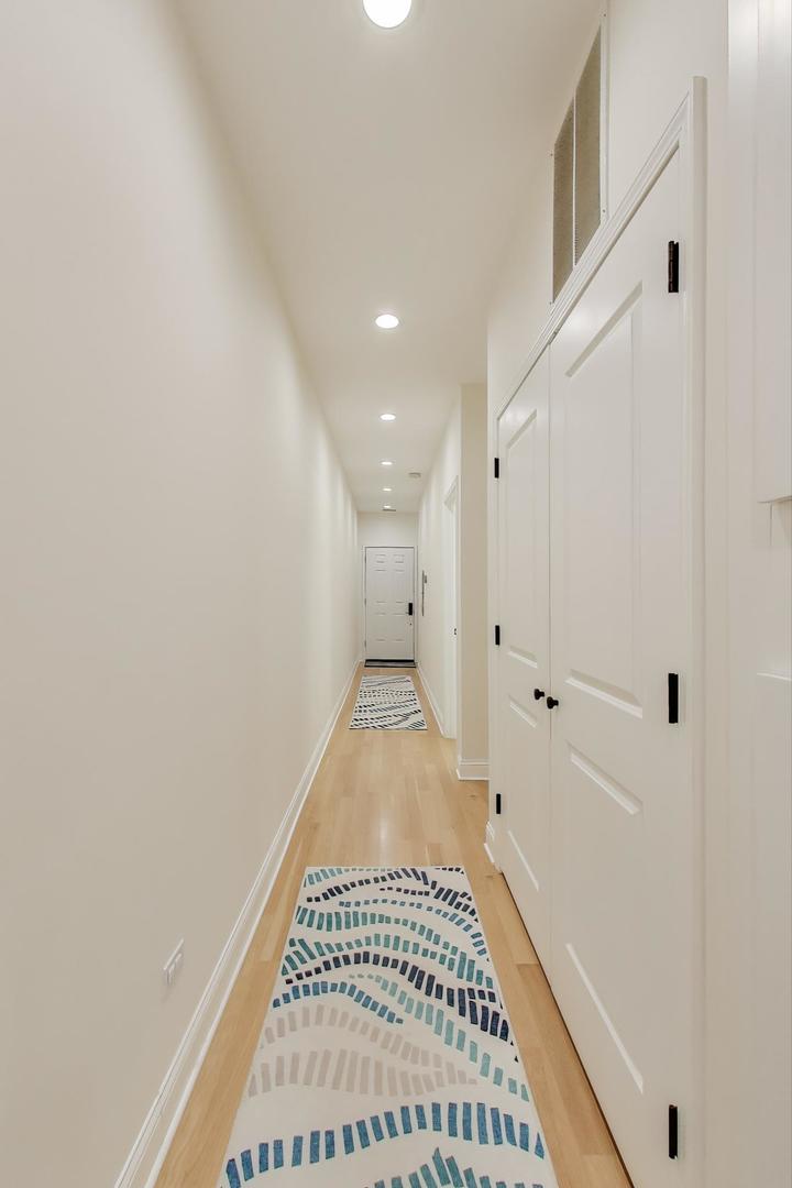 1811 South Laflin Street, Unit 2 Chicago, IL 60608 - Photo 9 of 20 a view of an entryway