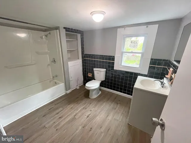 $1,850 | 424 York Street, Burlington, NJ 08016