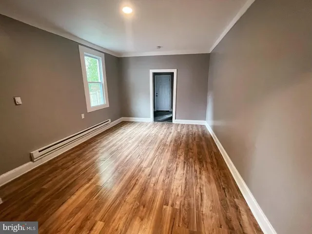 $1,850 | 424 York Street, Burlington, NJ 08016