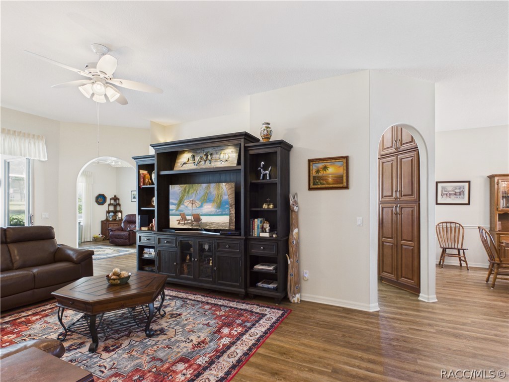 42 Byrsonima Loop Homosassa, FL 34446 - Photo 9 of 50 LIVING ROOM 2