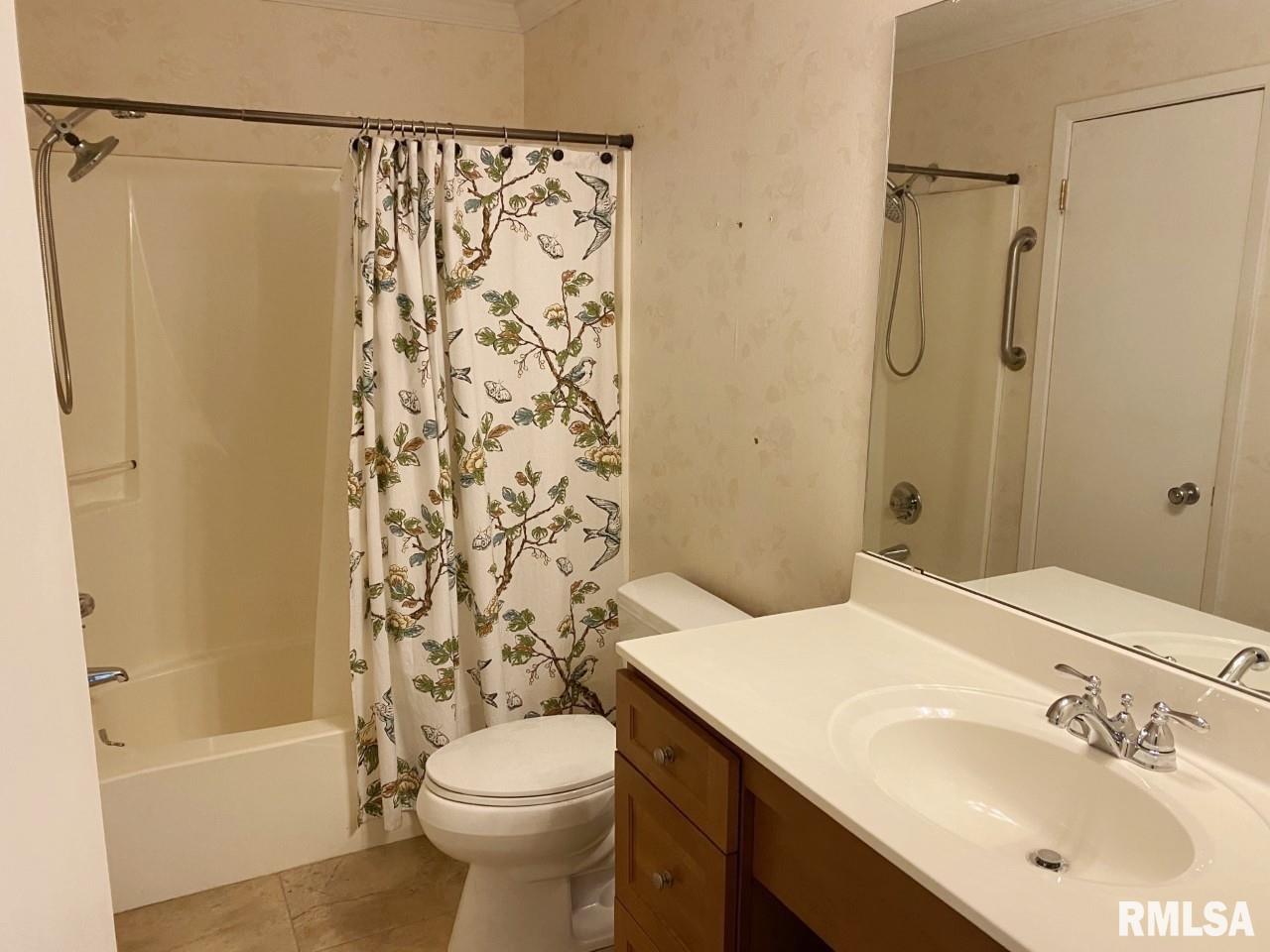 1350 Kimberly Ridge Road, Unit 304 Bettendorf, IA 52722 - Photo 17 of 22 Gallery Image 17