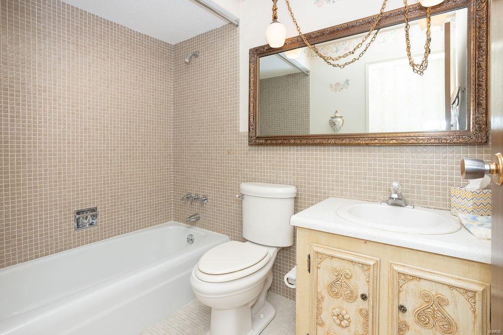 4959 Kerth Road St. Louis, MO 63128 - Photo 16 of 24 Gallery Image 16