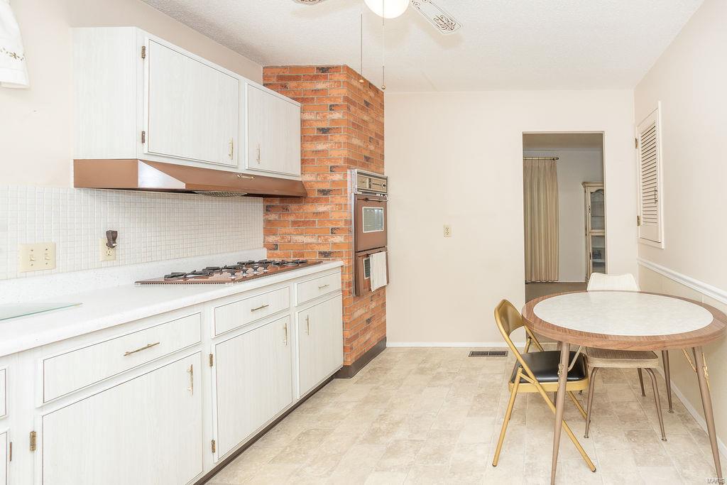 4959 Kerth Road St. Louis, MO 63128 - Photo 4 of 24 Gallery Image 4