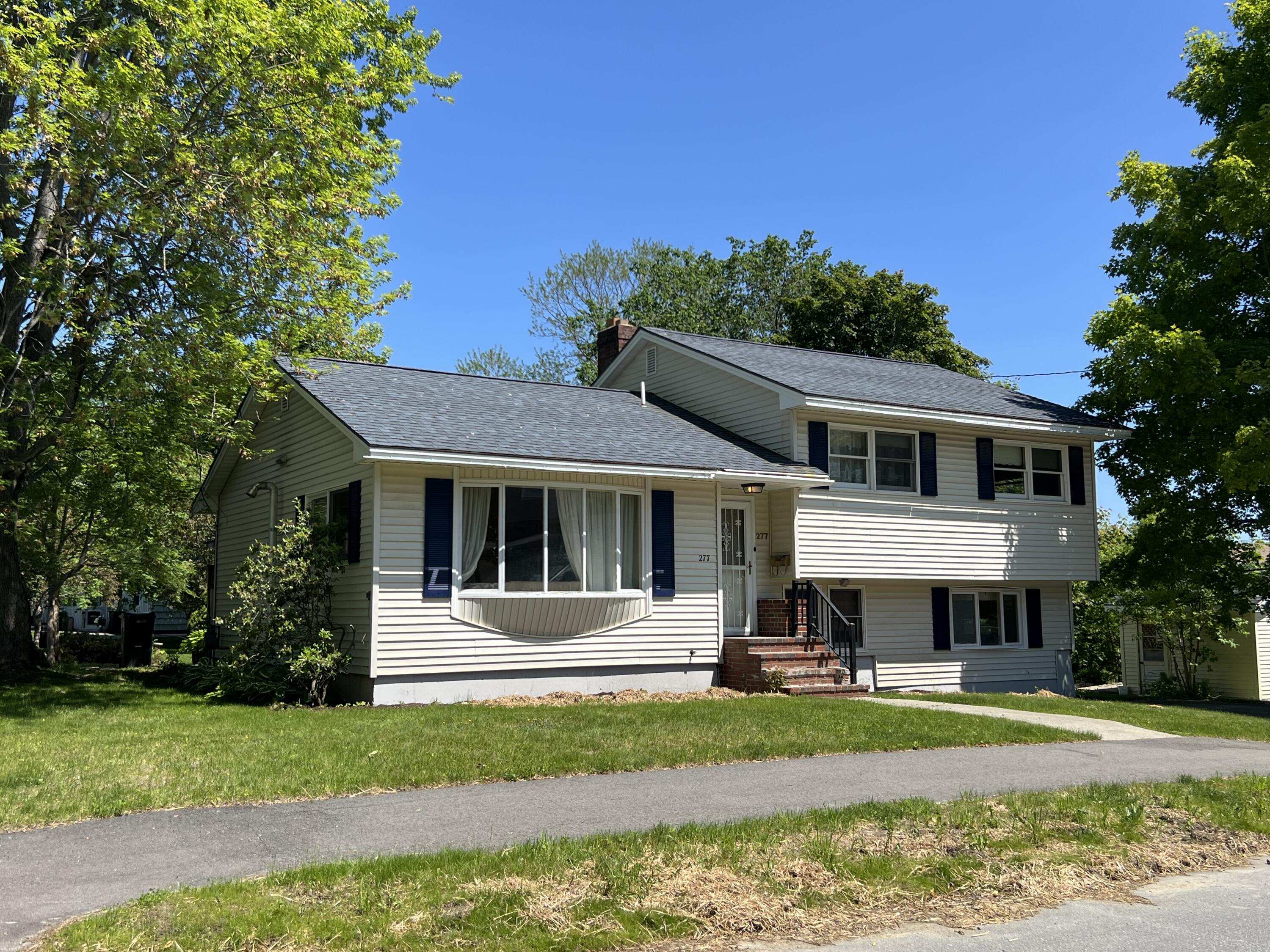 277 Pearl Street Bangor, ME 04401 - Photo 2 of 51 IMG_9815