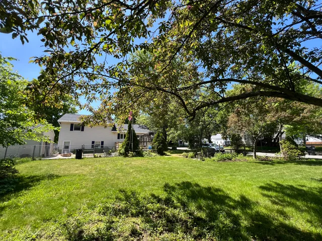 $299,000 | 277 Pearl Street, Bangor, ME 04401