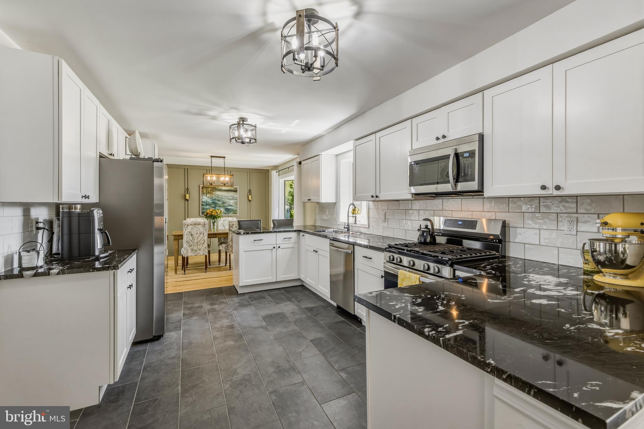 33 Gray Birch Road Turnersville, NJ 08012 - Photo 6 of 36 Stainless Steel Appliances