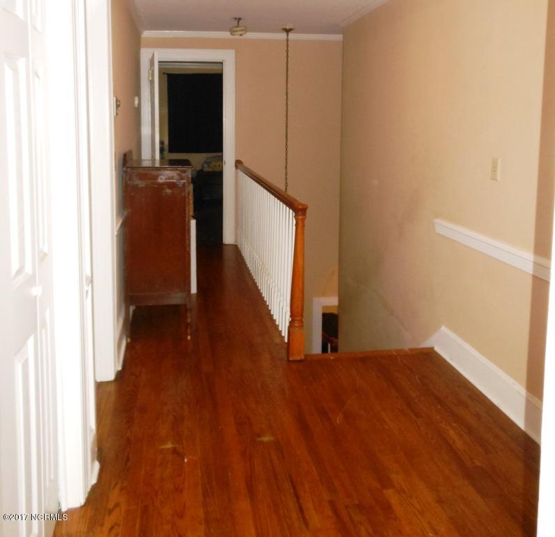 166 Rives Street Bethel, NC 27812 - Photo 18 of 20 2nd floor foyer