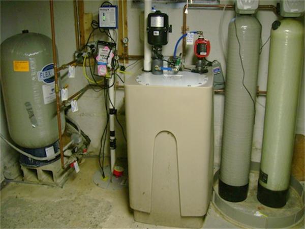 274 Wallace Hill Road Townsend, MA 01469 - Photo 24 of 27 a view of a room with gym equipment