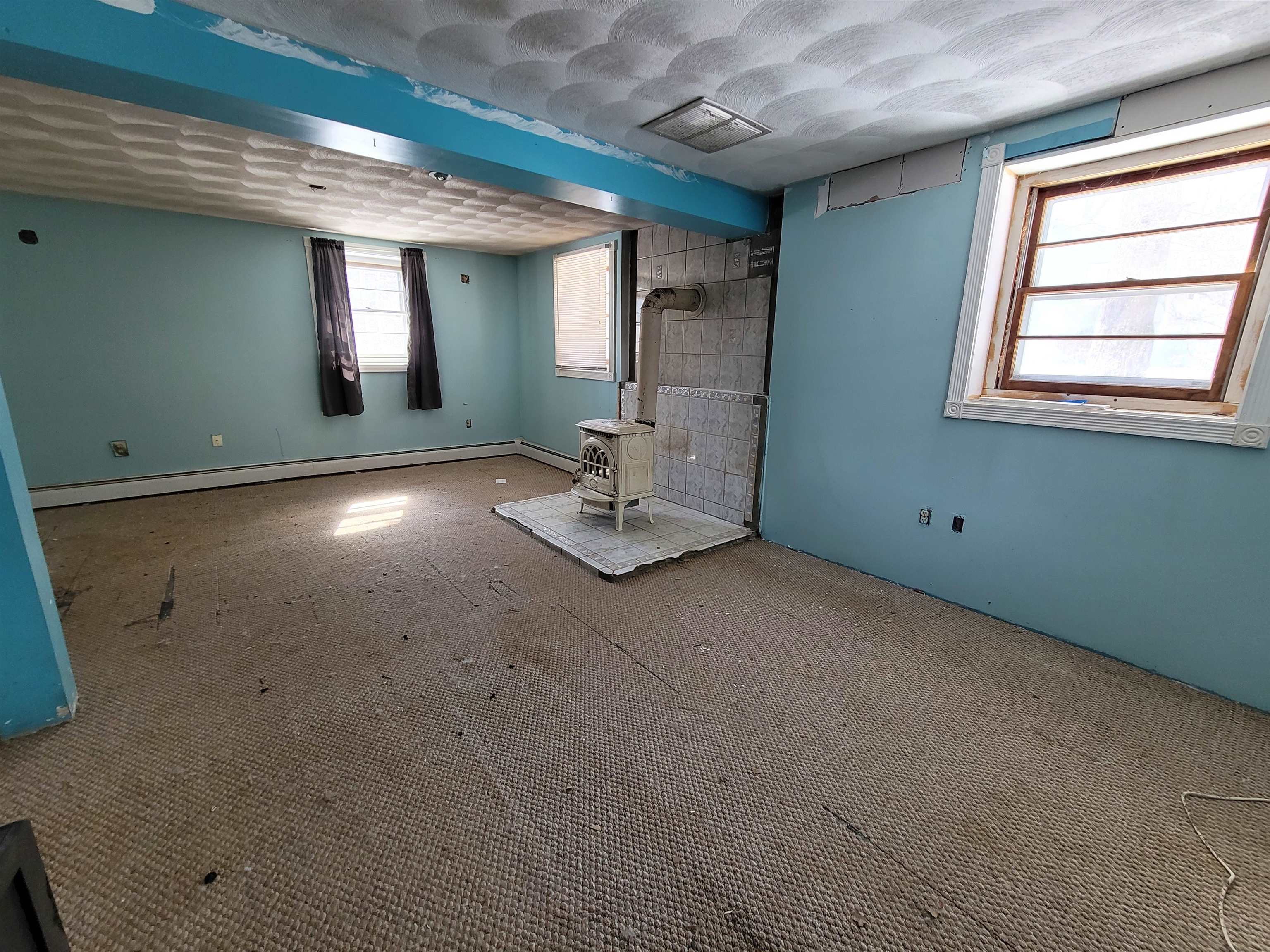 3 Gordon Road Derry, NH 03038 - Photo 16 of 32