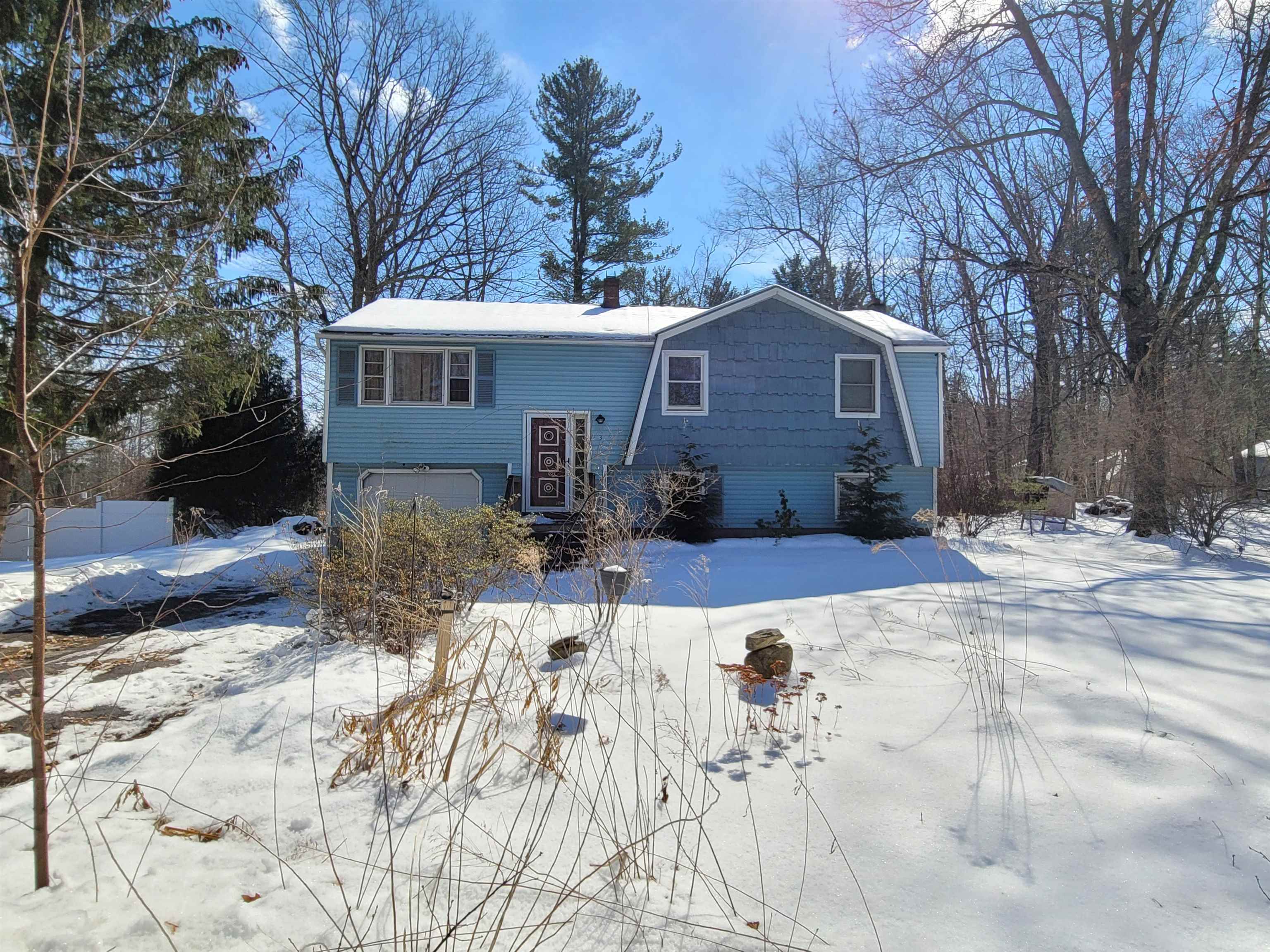 3 Gordon Road Derry, NH 03038 - Photo 2 of 32
